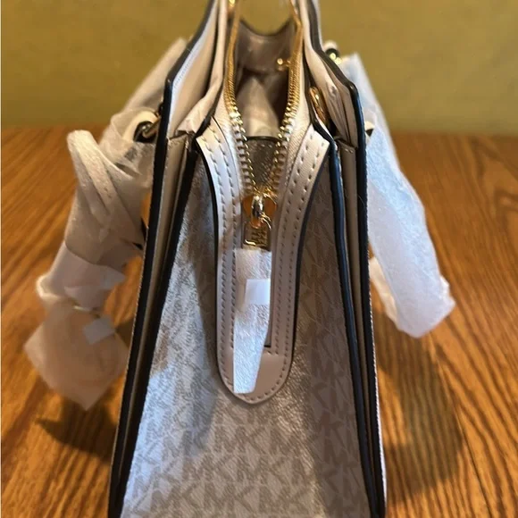 Michael Kors Cream Satchel Structured Design - Picture 6 of 8